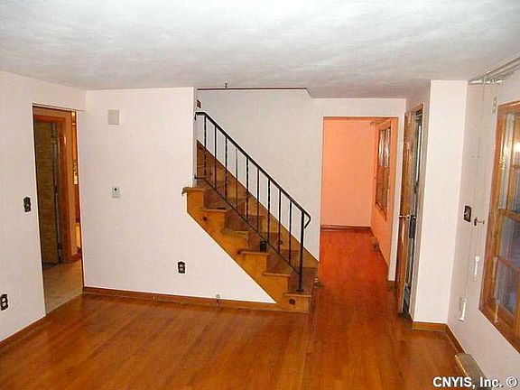 5th image of 104 Primrose Ln