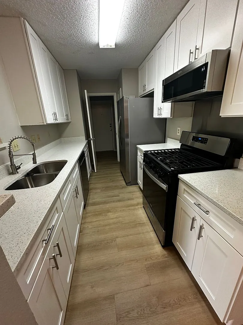 D.Schrager Properties7 (7900 West Gate Blvd) — Photo 4