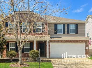 825 Creek Oak Dr, Murfreesboro, TN 37128