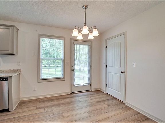 4th image of 145 Quiet Ln