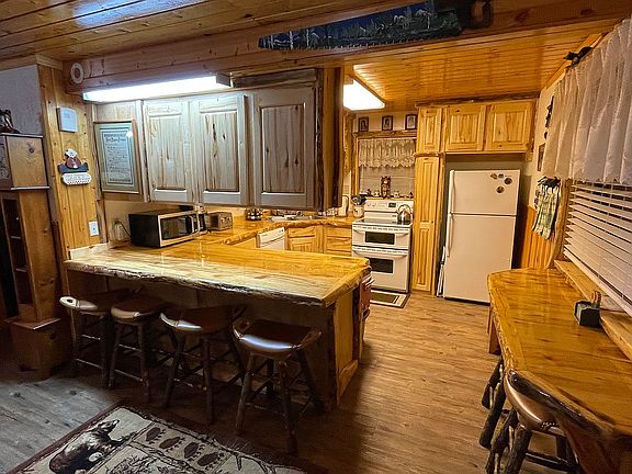 5th image of 4778 Oak Dr