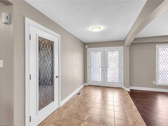 5th image of 69 Hunter Way