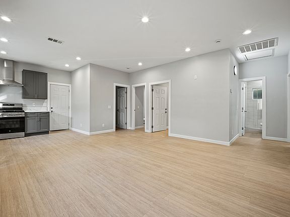 5th image of 1584 W Wakefield Ave #B