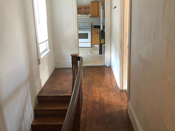 5th image of 727 E Gladstone Ave #2