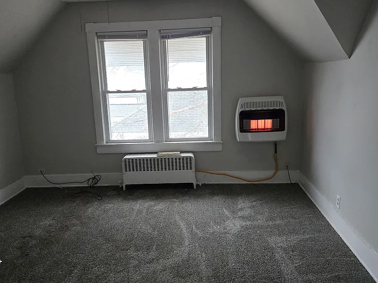 1422 Central Ave — Photo 4