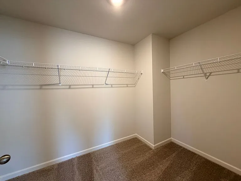 127 Biltmore Pl — Photo 18
