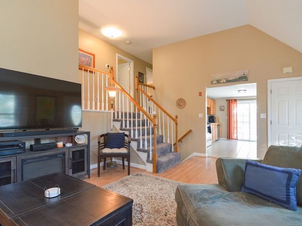 21 Silver St, Hanson, MA 02341