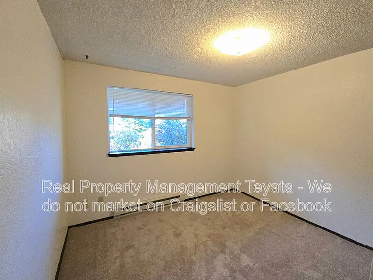 1453 Hillspring Rd — Photo 18