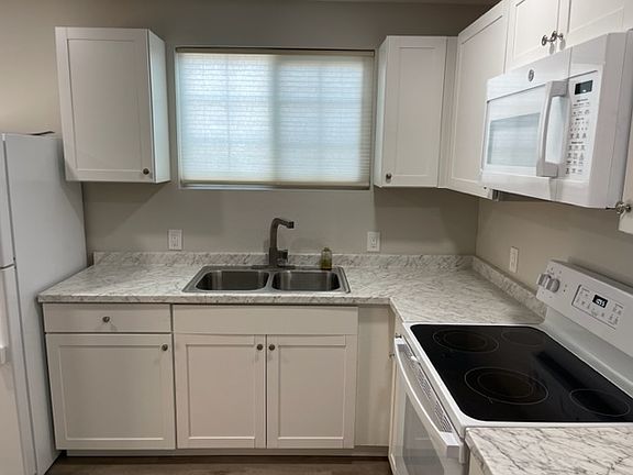 2nd image of 1363 Imperial Beach Blvd #B