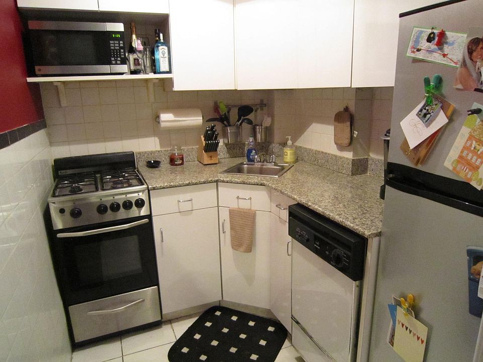 2nd image of 321 E 48th St APT 8H