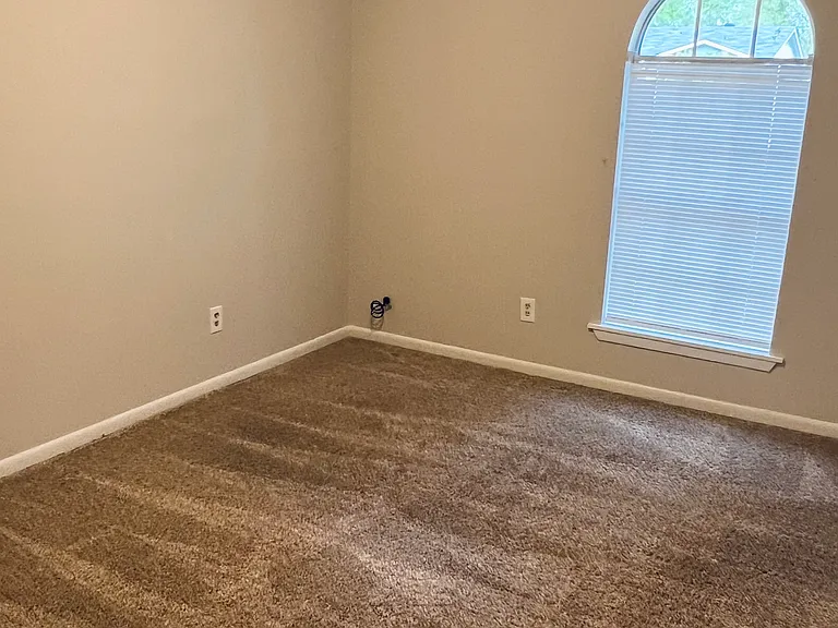 1920 Saturn St — Photo 6