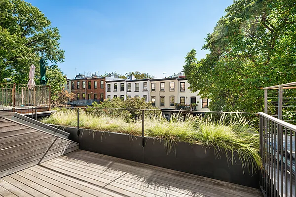 Sold by Compass | media 10