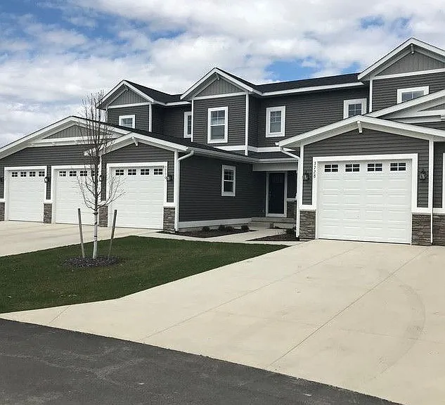Jamestown Meadows — Photo 16