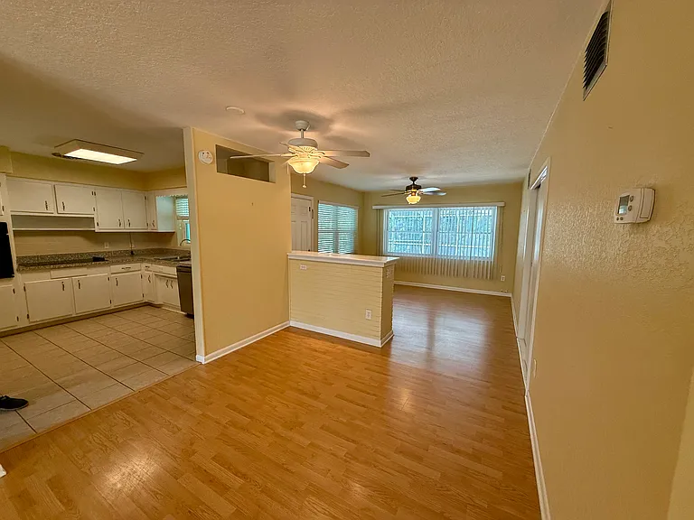 518 Milwaukee Ave — Photo 15
