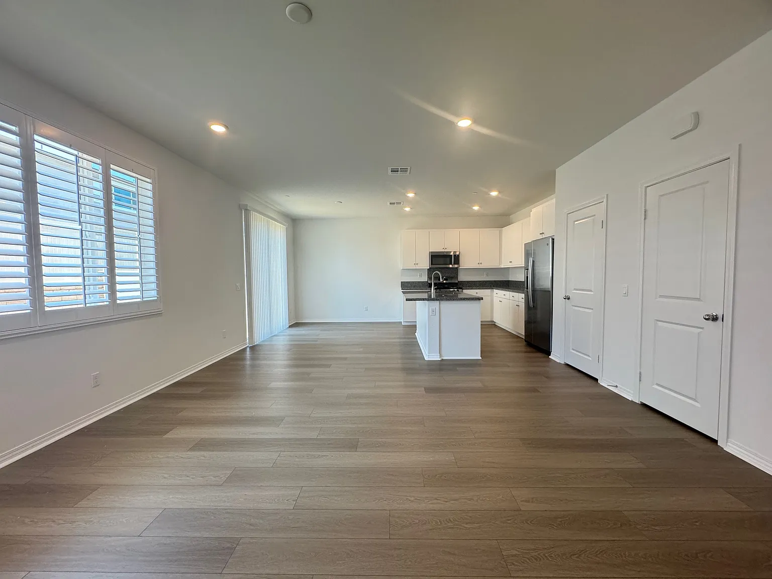 4 bed, 1870 sqft, $3,295 — Photo 2