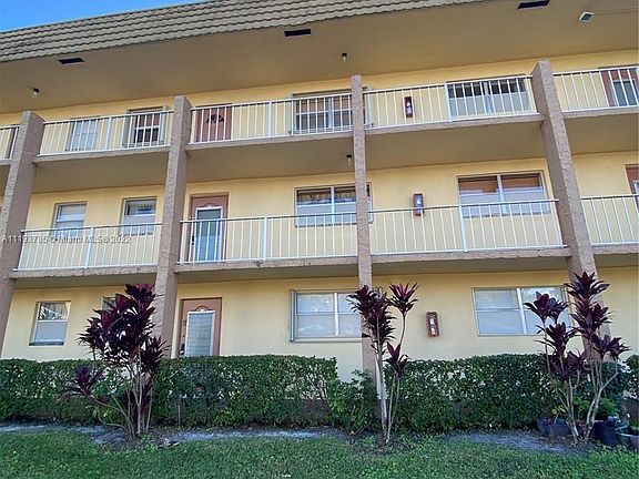 3rd image of 8600 Sunrise Lakes Blvd APT 211
