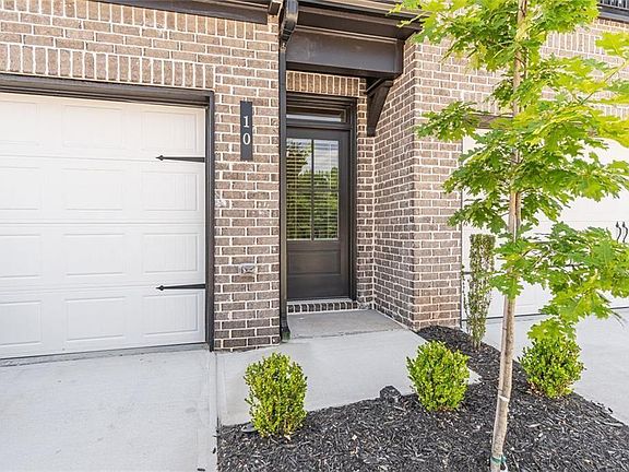 4th image of 10 Rock Park Way