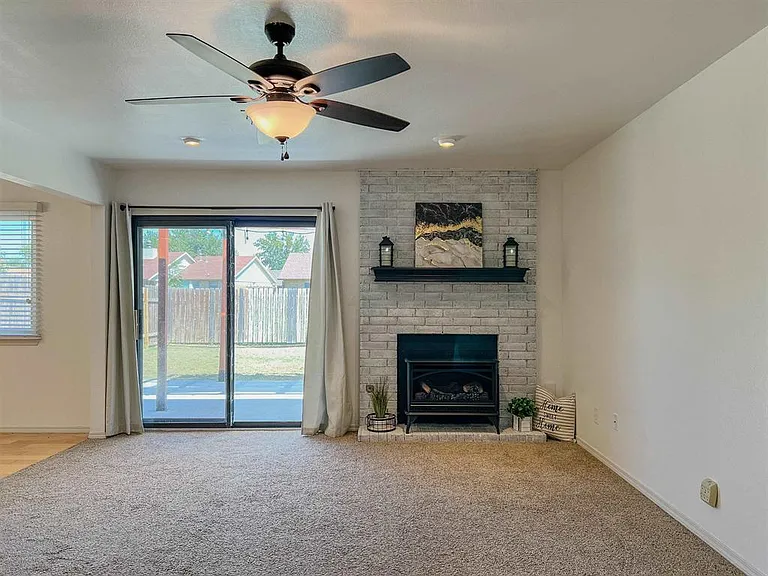 2713 Mount Vernon Rd — Photo 4