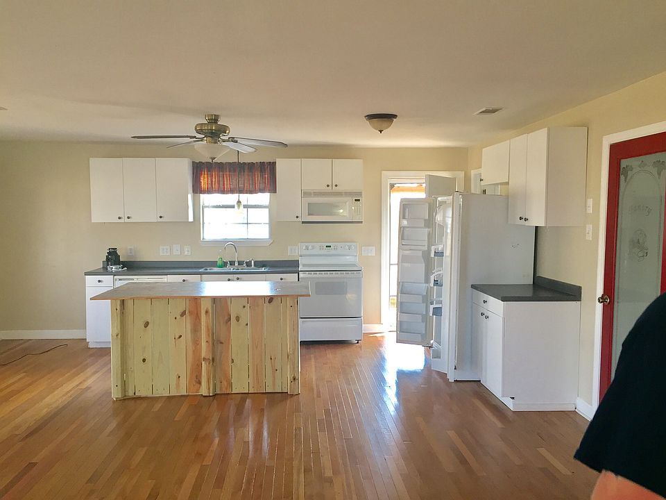 2nd image of 349 Acklin Gap Rd