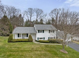 22 Holiday Hl, Endicott, NY 13760