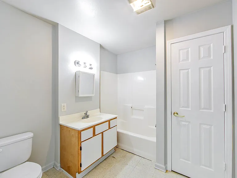 1200 Louise St — Photo 4