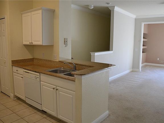 5th image of 200 Southern Pecan Cir Unit 208