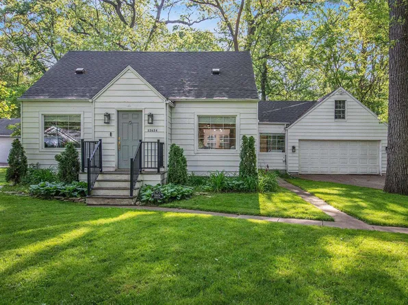 52624 Kenilworth Rd, South Bend, IN 46637