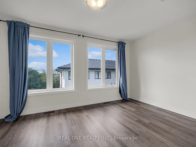1 Markle Cres — Photo 17
