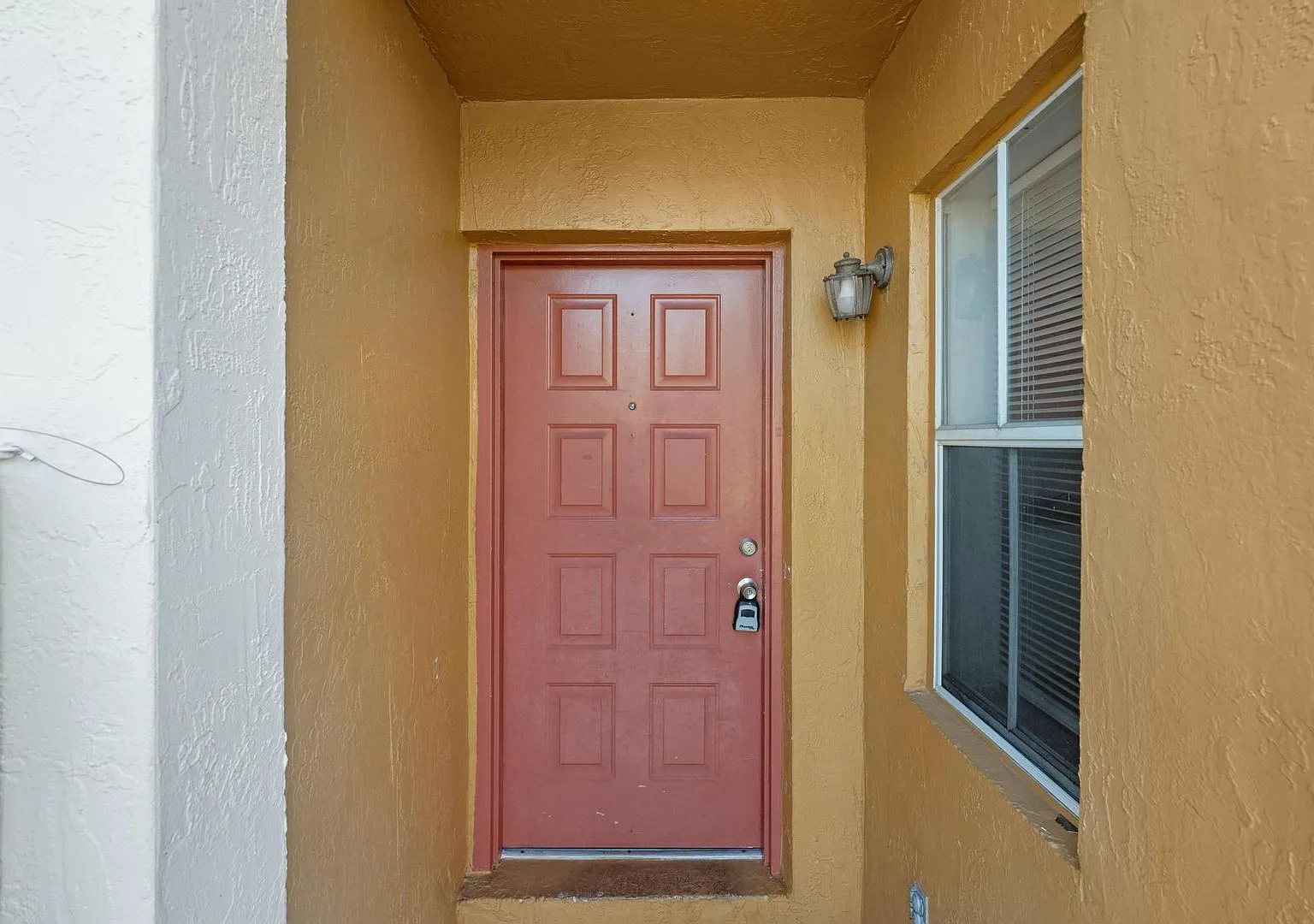 Beautful Renovated Townhouse 2 Bedrooms And 2/2.5 Bathrooms — Photo 3