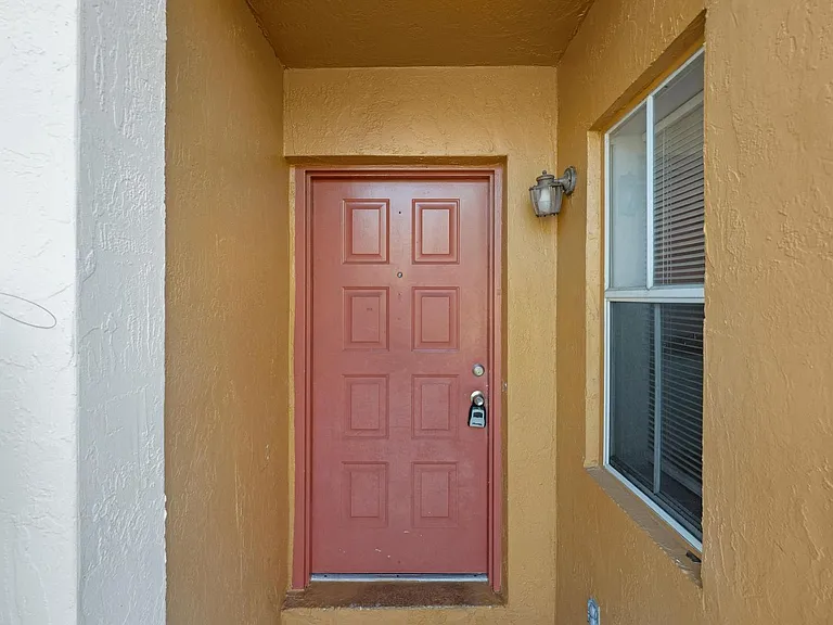 4080 NW 90th Ave — Photo 3