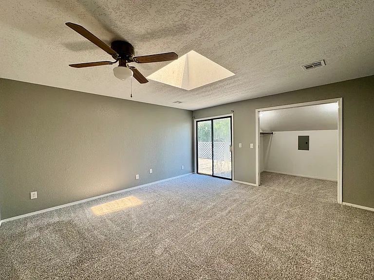 428 Sundance Ln — Photo 24