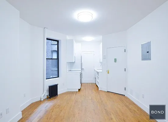 Rented by Bond New York | media 8