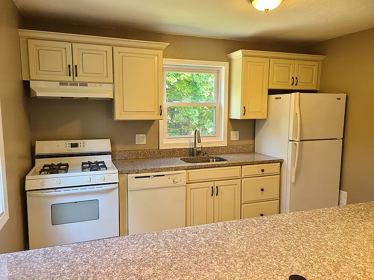 4721 Wildwood Sample Rd — Photo 5