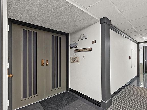 3rd image of 1480 Gulf Blvd APT 409