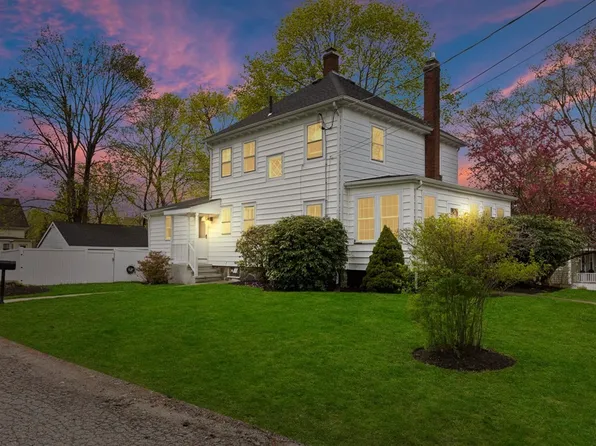 36 Brooks Pl, West Bridgewater, MA 02379