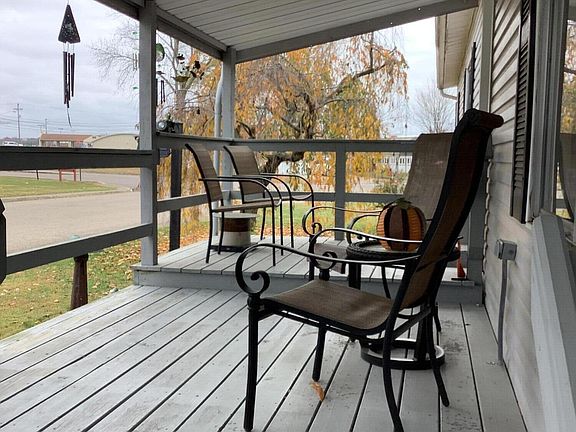 3rd image of 225 Villa Dr