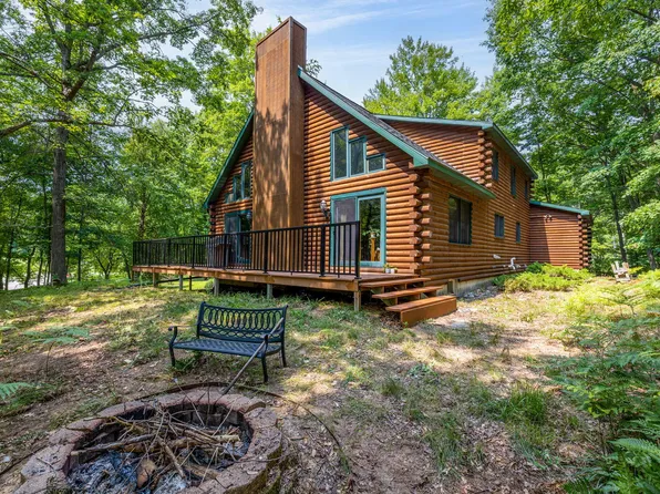 9260 Golf Port Dr, Stanwood, MI 49346