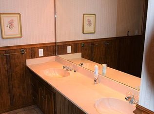 1803 N Rudondo Dr, Webb City, MO 64870