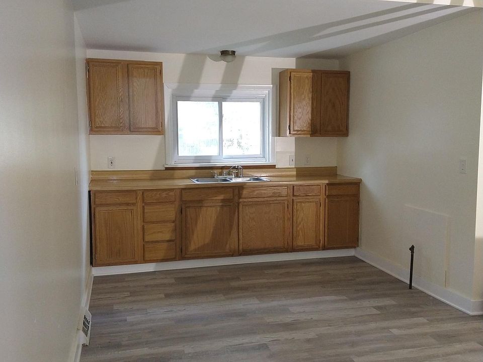 1st image of 71 Clay St #2