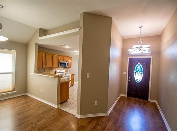 3rd image of 205 Aster Dr