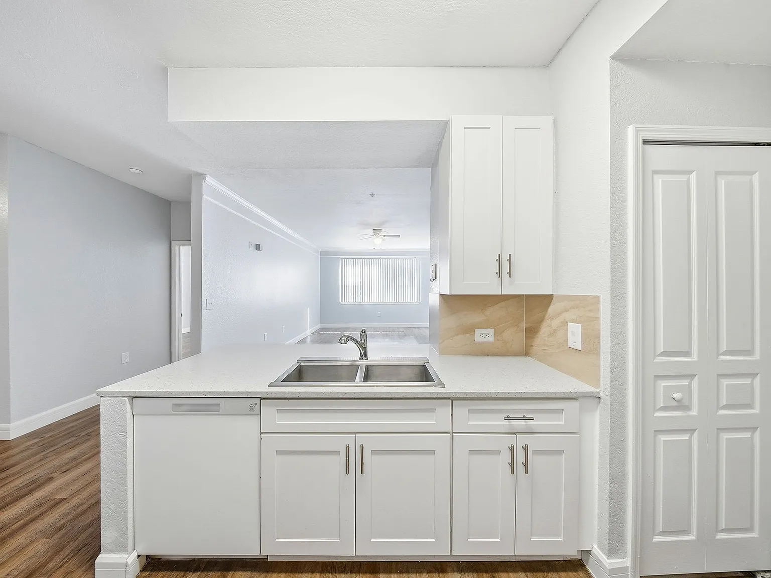 3 bed, 1336 sqft, $1,775 — Photo 3