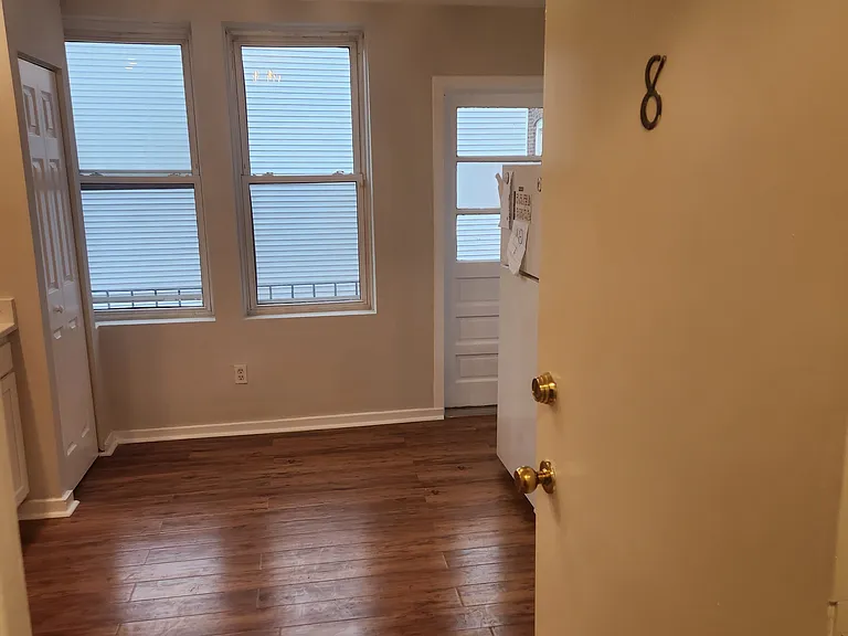 220 Hanover St #28 — Photo 30