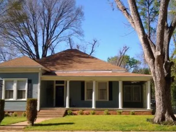 205 E Pine St, Palestine, TX 75801