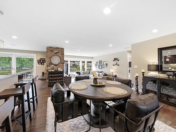 5th image of 4918 Jenks Point Way E