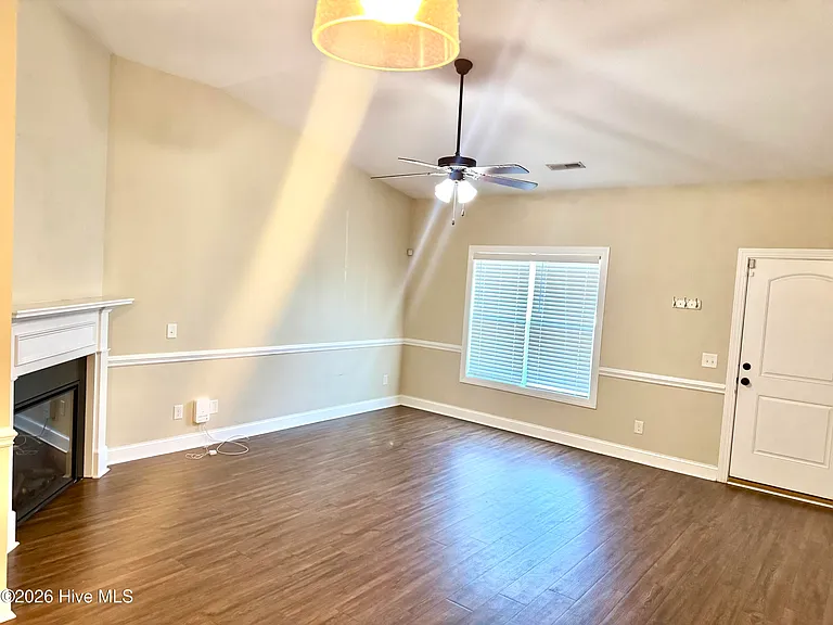 2301 Sweet Bay Dr #B — Photo 2