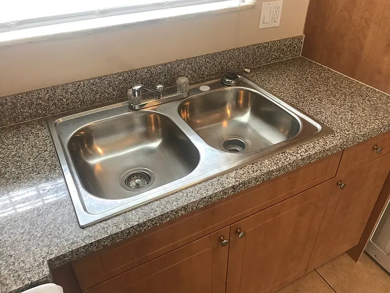 13315 Alexandria Dr — Photo 11