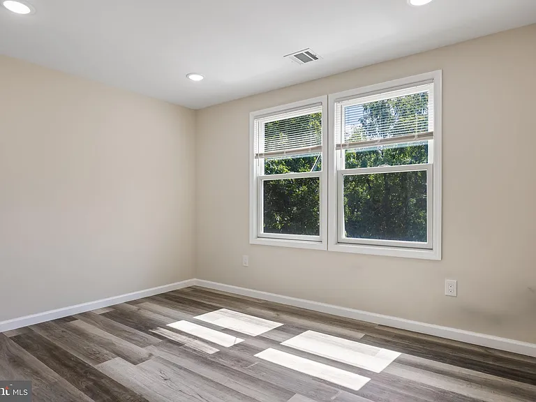 55 Shawnee Ave — Photo 30