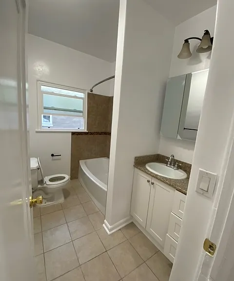 934 S Orange Grove Ave #1/2 — Photo 12