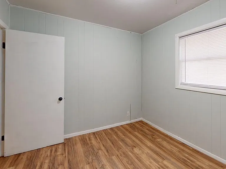1613 Avalon Rd — Photo 17