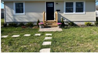 29 Patchogue St, Patchogue, NY 11772